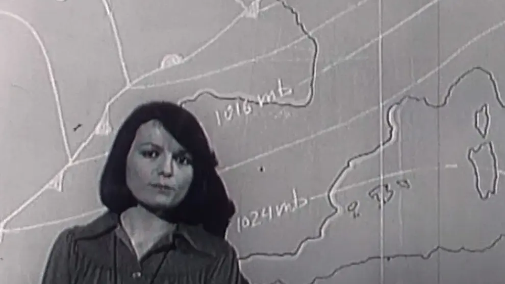 La meteoróloga gallega Pilar Sanjurjo presenta el tiempo en el informativo de La 2, en el año 1975.