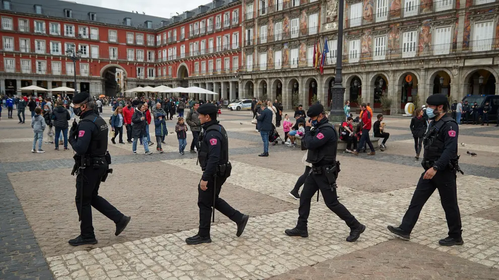 Vigilancia policial en la plaza Mayor de Madrid
