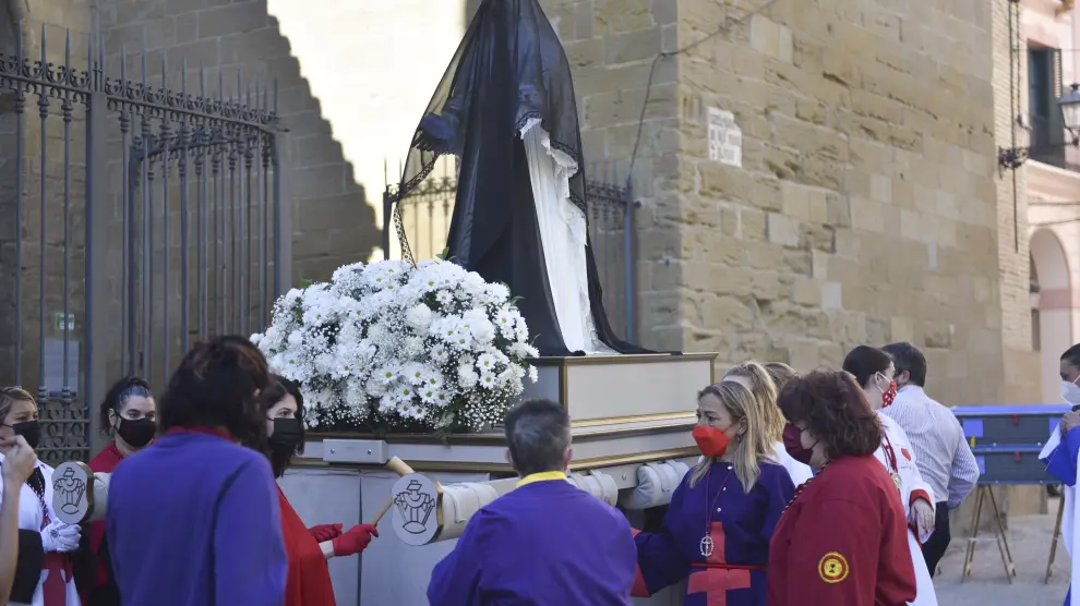 La procesión del Domingo de Resurrección culmina la Semana Santa de Huesca.