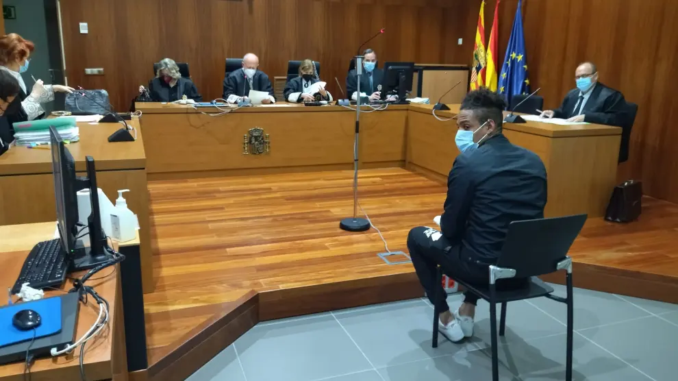 El acusado, durante la vistilla celebrada el pasado viernes, 29 de abril, en Zaragoza.