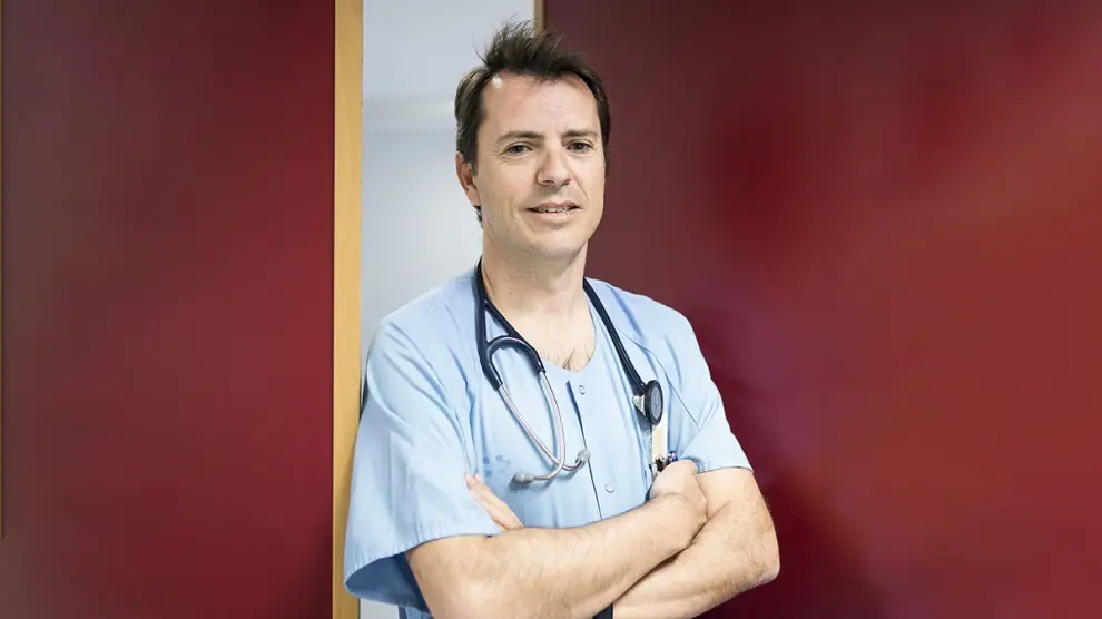 Doctor Luis Sáez de medicina interna del Hospital Miguel Servet de Zaragoza