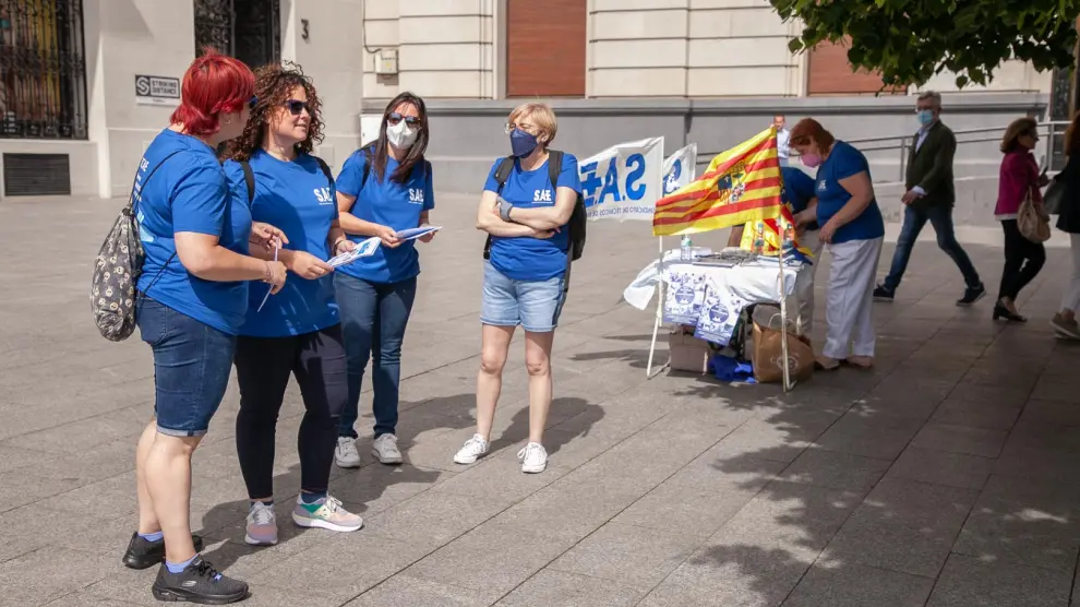 Técnicos en Cuidados Auxiliares de Enfermería en la plaza de España