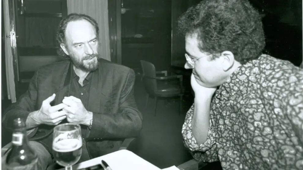 Ian Anderson en 1992, en plácida conversación en un hotel zaragozano