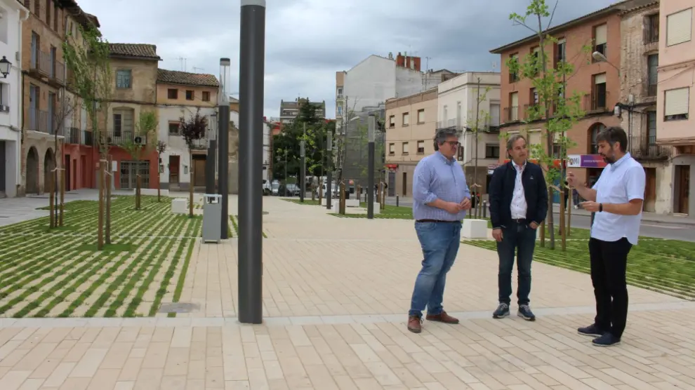La plaza de la Litera, con José Miguel Burillo (izda), Alfonso Adán y Albert Pascal.