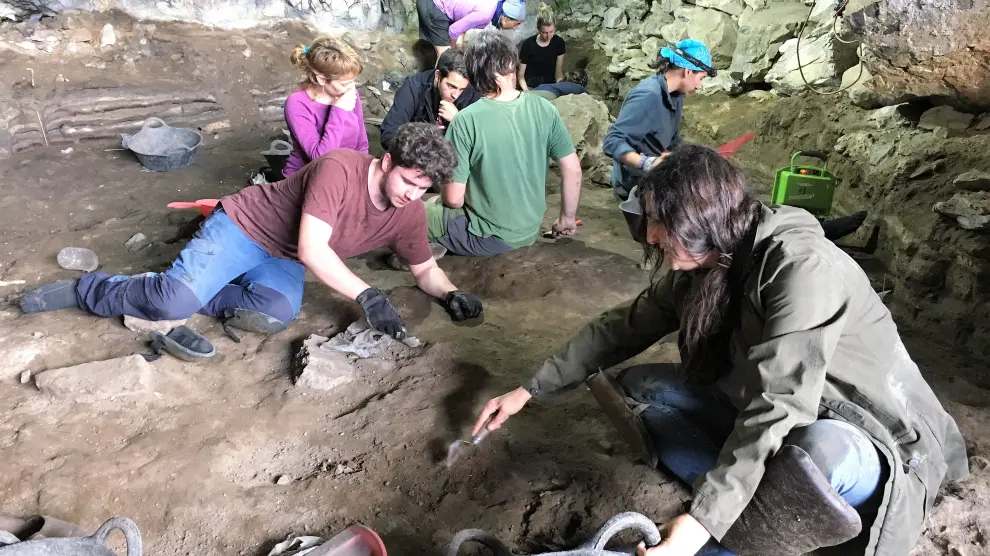 Labores de excavación en el yacimiento de Coro Trasito.