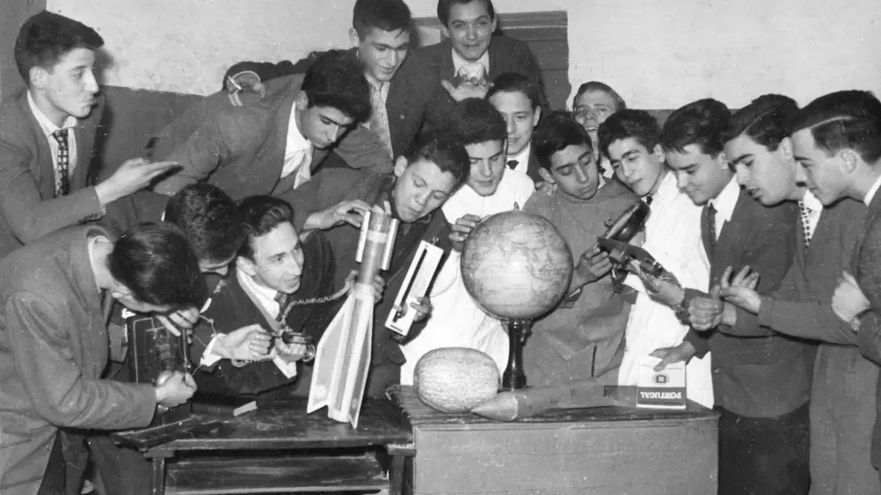 Estudiantes del curso preuniversitario en 1958 en Zaragoza.