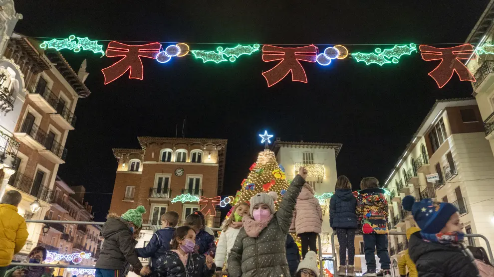 Encendido de luces de Navidad de Teruel en la plaza del Torico