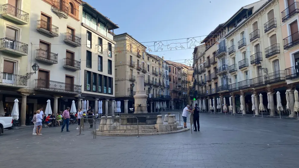La columna del Torico es el emblema de esta céntrica plaza de Teruel.