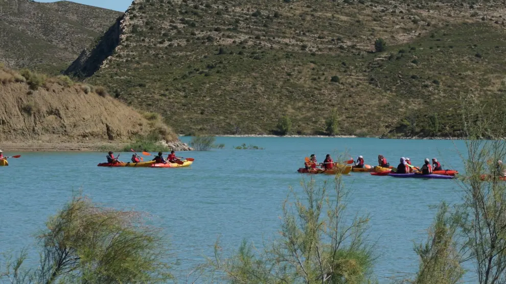 Kayak en el río Martin, en el término municipal de Alcaine, en la comarca de Cuencas Mineras.