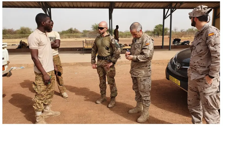 militares españoles colaboran en el entrenamiento del ejército maliense.