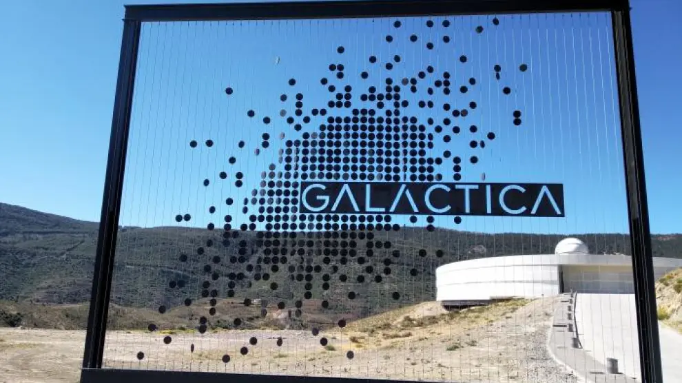 Acceso principal a Galáctica, el centro divulgativo sobre la astronomía de Arcos de las Salinas.