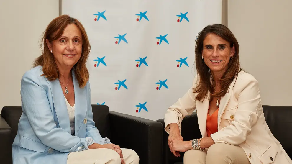 Mari Luz Pueyo consejera delegada de Bancal e Isabel Moreno, directora territorial Ebro de CaixaBank.