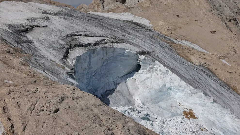 En Italia un glaciar se derrumbó y probocó una avalancha en la montaña de Marmolada el pasado 3 de julio