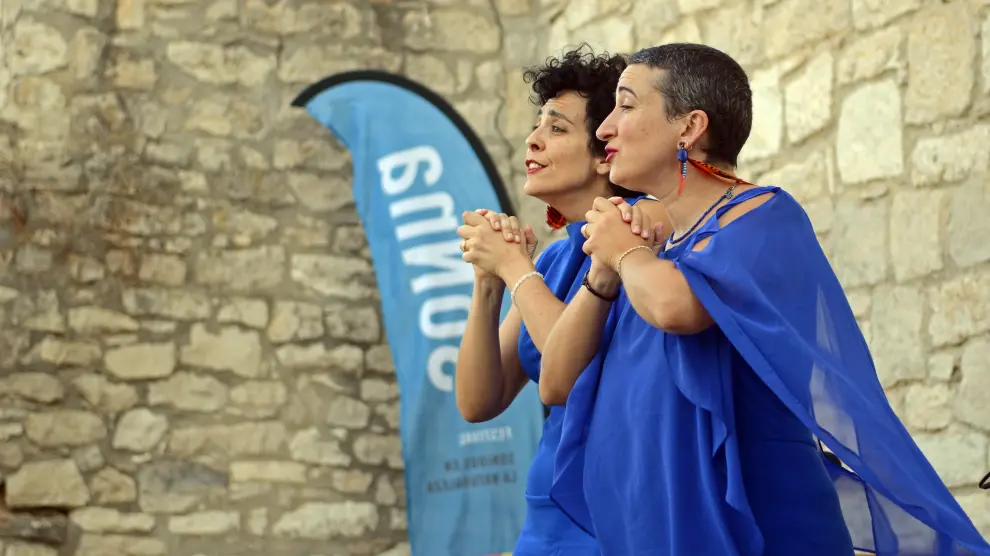 Sonia Megías y Eva Guillamón en un momento de su actuación.