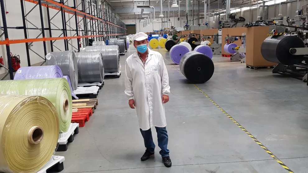 El presidente de Sphere España, Alfonso Biel, en las nuevas instalaciones de la fábrica en Pedrola.