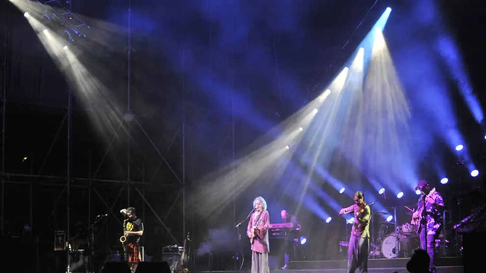 Concierto de Robe Iniesta en la gira 'Ahora es cuando'.