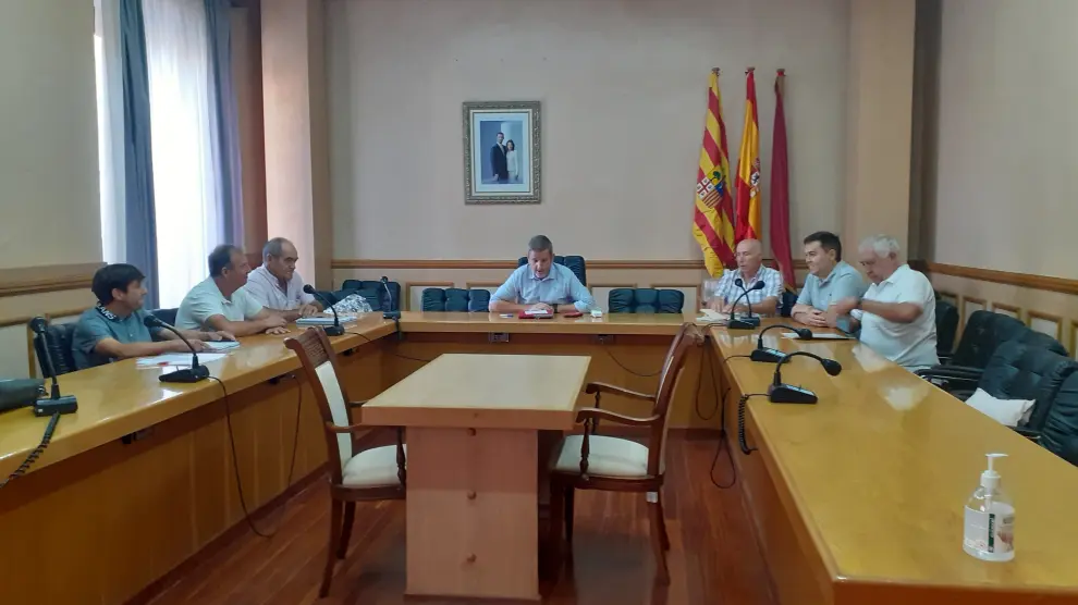 Reunión en el Ayuntamiento de Alcañiz para poner en marcha la solicitud de creación de regadíos.