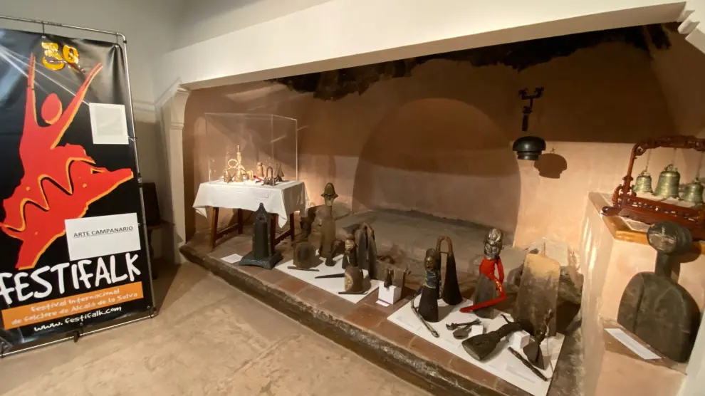 Exposición de instrumentos vinculados al toque de campanas en Albarracín.