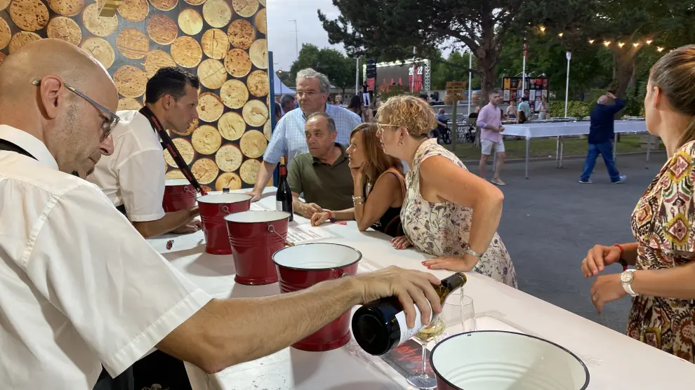 Gran afluencia de público en la primera noche del Festival Vino Somontano de Barbastro.