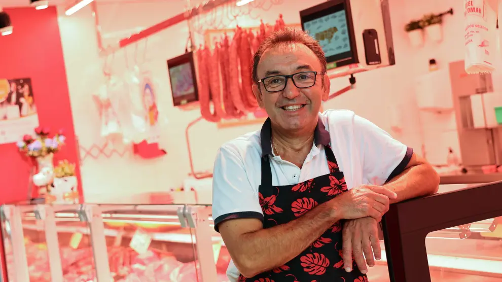 Ángel Puig, carnicero del Mercado Central de Zaragoza.