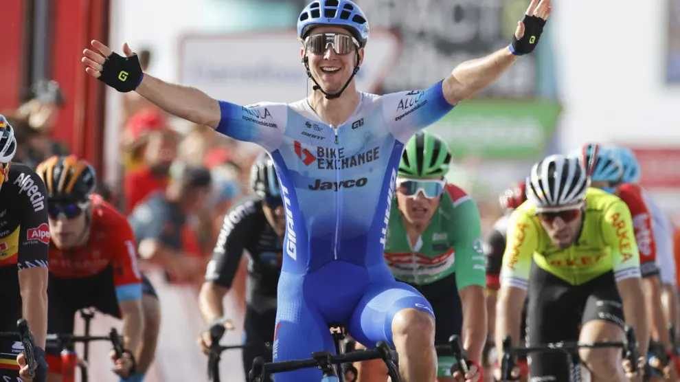 El ciclista australiano Kaden Groves celebra su victoria en la undécima etapa de la Vuelta España 2022.