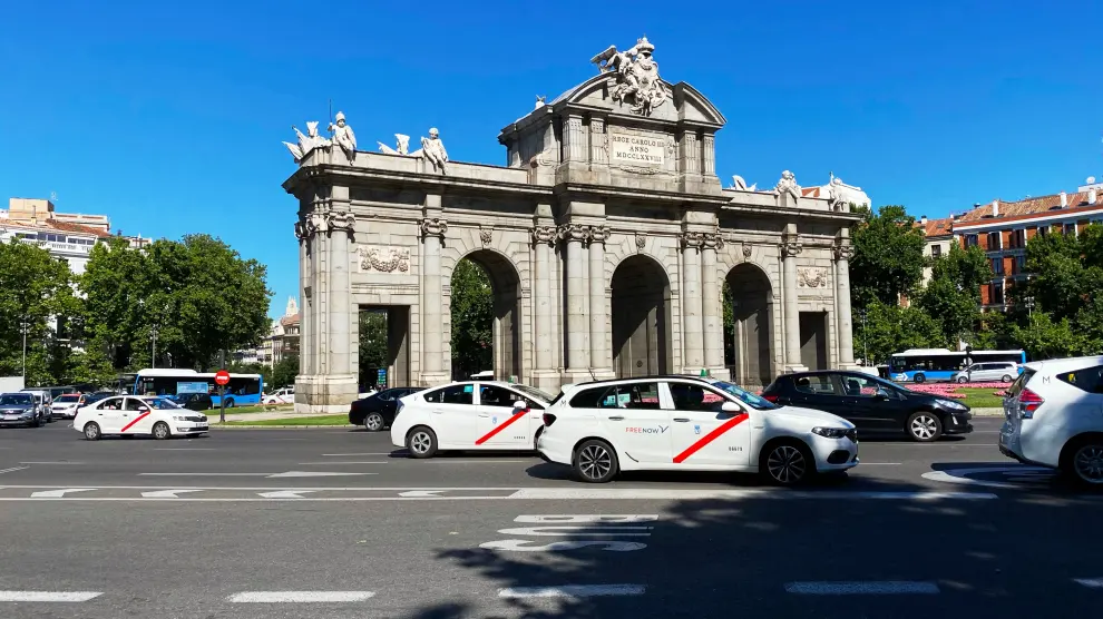 Vehículos circulando en Madrid