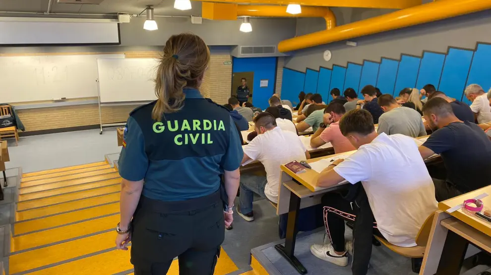 Examen para la Guardia Civil en Calatayud.