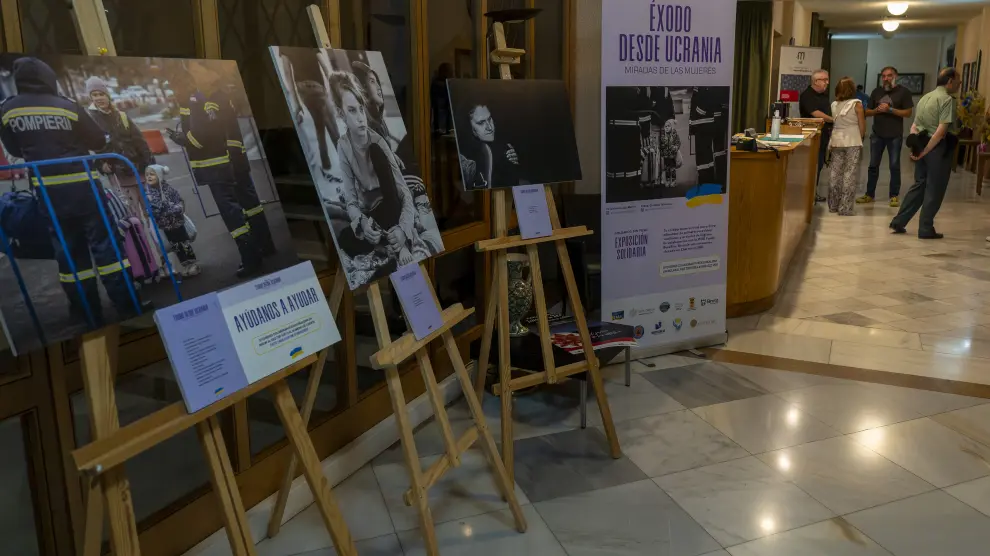 Exposicion fotografica en el casino de Teruel sobre el exodo de mujeres en Ucrania los primeros dias de la Guerra. Foto Antonio Garcia/Bykofoto. 10/09/22[[[FOTOGRAFOS]]]