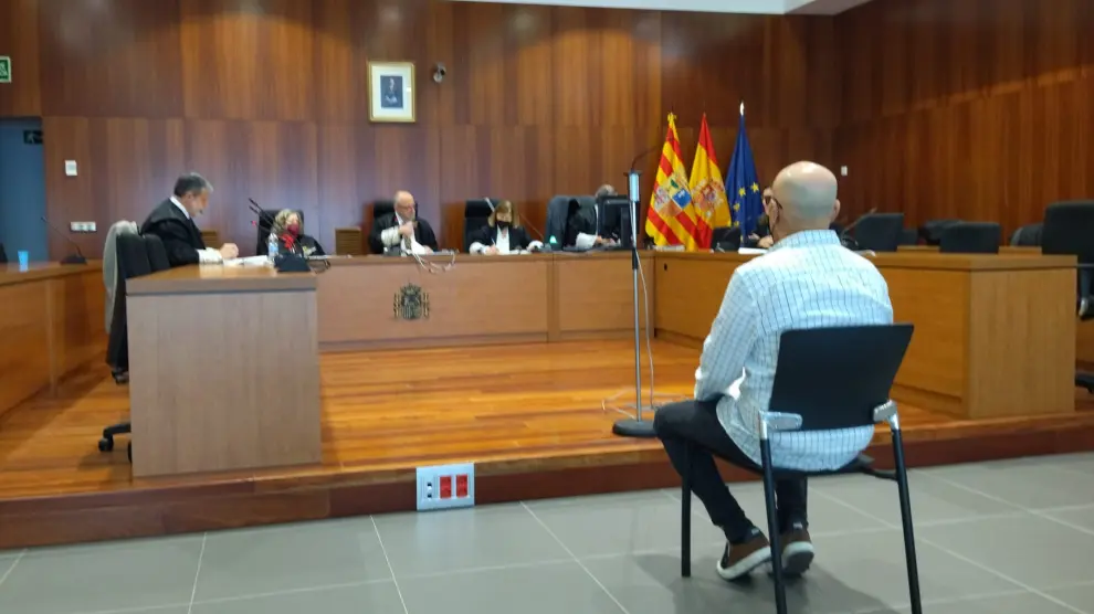 El dueño de la herboristería, durante el juicio celebrado en la Audiencia de Zaragoza.