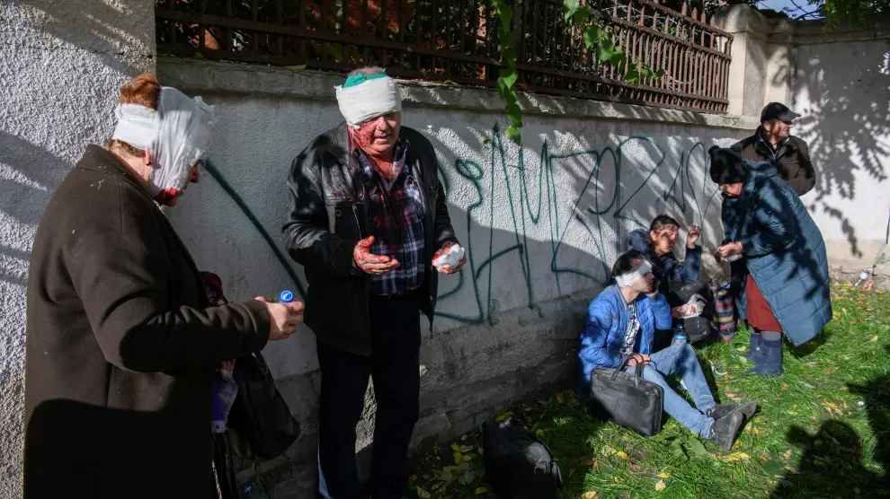 Ciudadanos heridos en Kiev en los últimos ataques rusos este lunes
