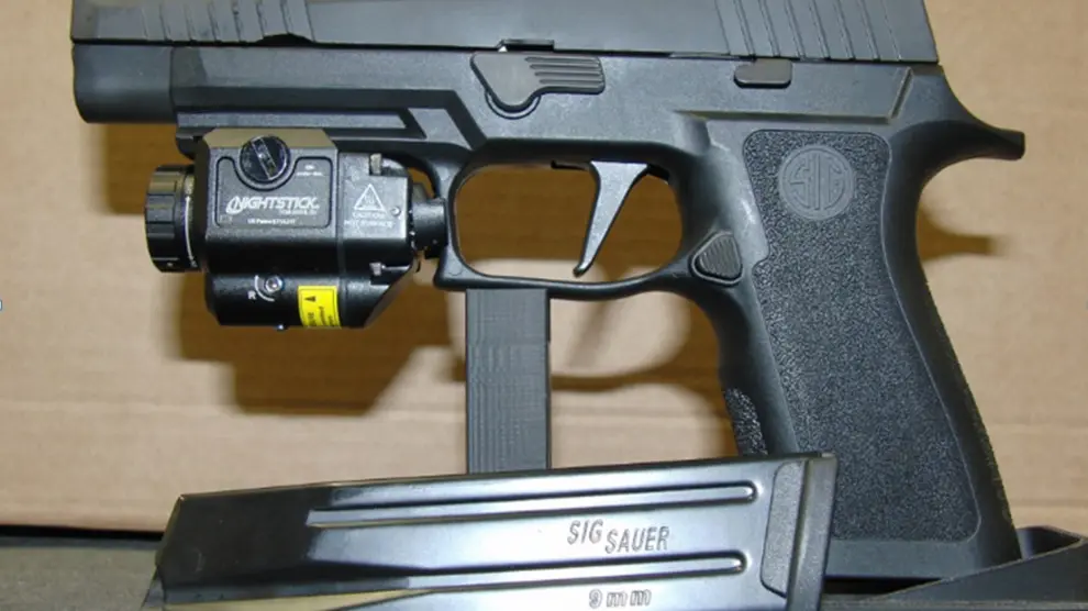 Una de las nuevas pistolas adquiridas por la Policía Nacional