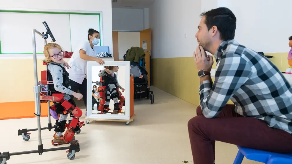 Investigación pionera en Aragón sobre los beneficios del exoesqueleto pediátrico