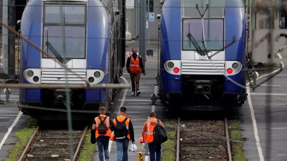 En transporte ferroviario, los mayores problemas van a estar en los trenes de cercanías de París y en los regionales