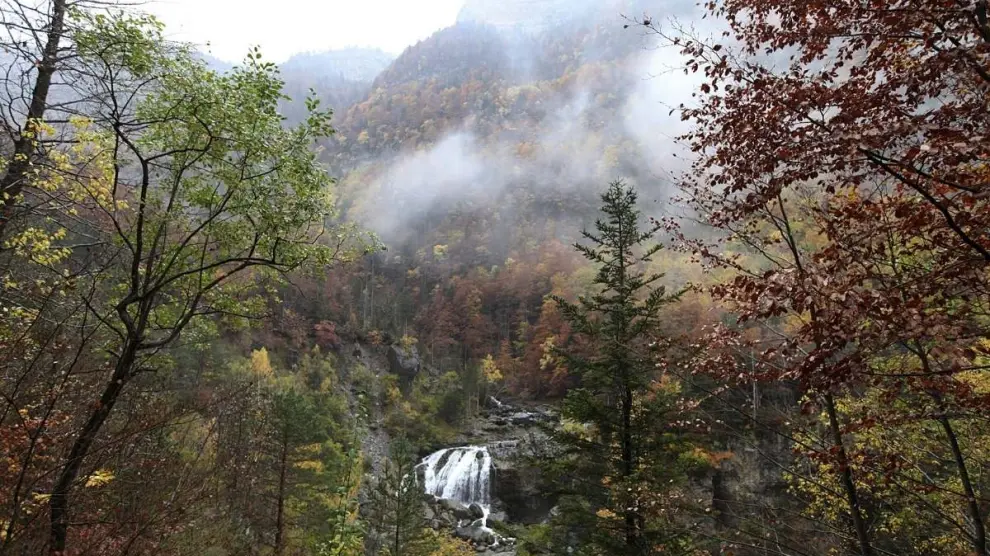 Vista del Parque Nacional de Ordesa en otoño.