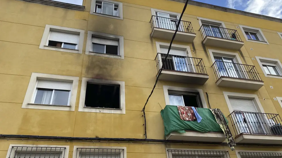 Nueve niños atendidos por inhalación de humos tras incendio en Almendralejo