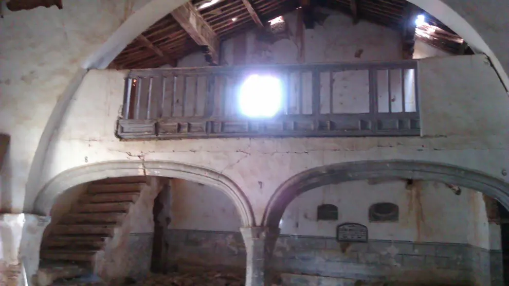 Interior de la ermita, aún recuperable.