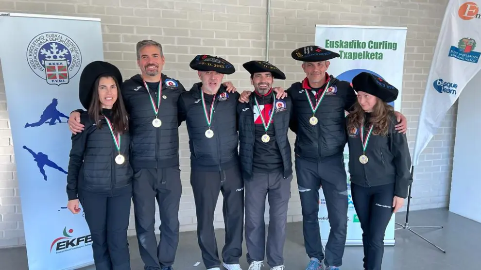 El equipo del CH Jaca, oro en el Campeonato del País Vasco de curling.