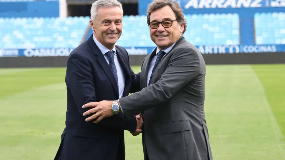 Presentación del nuevo entrenador del Real Zaragoza Fran Escribá, con el director general Raúl Sanllehí