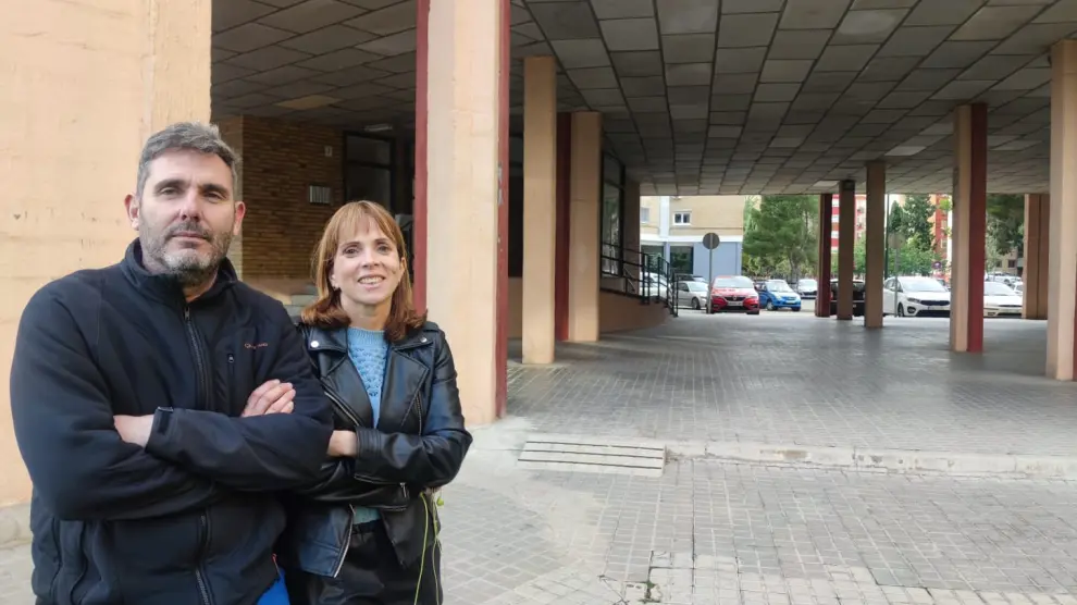 Luis César y Olga Torres, presidentes de las comunidades de vecinos de las calles Manuel de Viola 7 y 11, respectivamente
