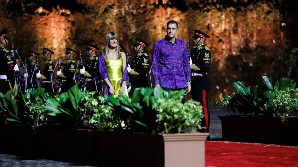 Pedro Sánchez y su mujer María Begoña Gómez Fernández a su legada a la Cena de Bienvenida del G20 en Bali, Indonesia