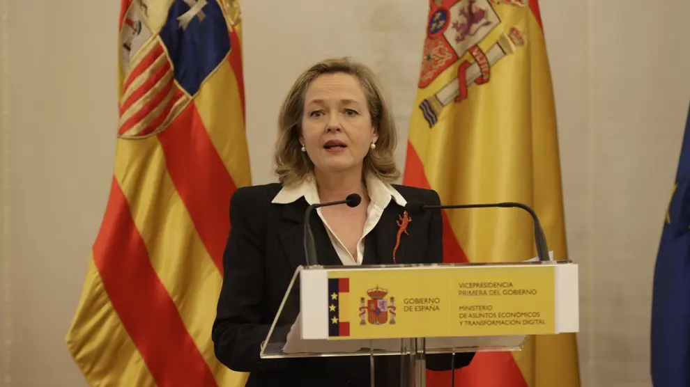 La vicepresidenta primera del Gobierno, Nadia Calviño, en Zaragoza.