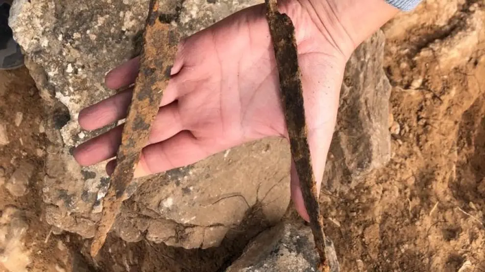 Tijeras de esquilar de hace 2.500 años descubiertas en la necrópolis de Bronchales.