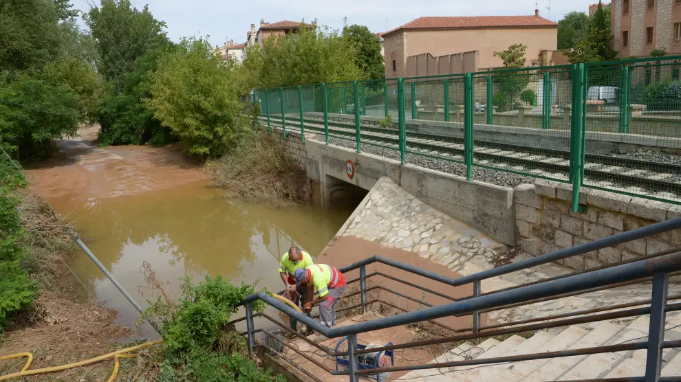 Paso bajo el ferrocarril en la Moratilla, tras la inundación sufrida en 2021 por la crecida del Turia.