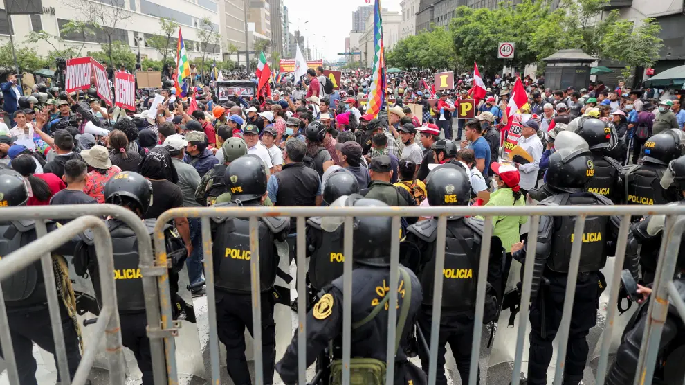 Grave crisis de Estado en Perú