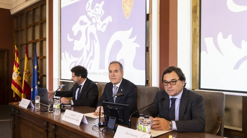 La Junta de Accionistas del Real Zaragoza se ha celebrado en la Cámara de Comercio.