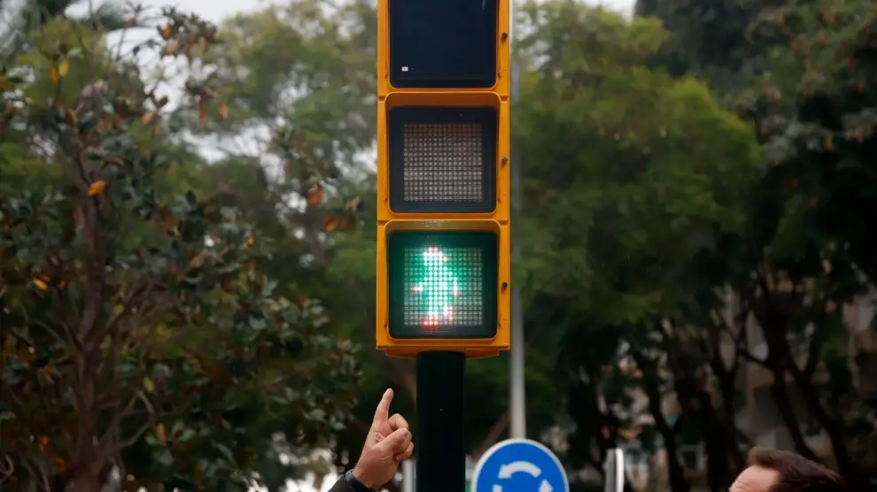 El semáforo de Chiquito de la Calzada felicita la Navidad en Málaga