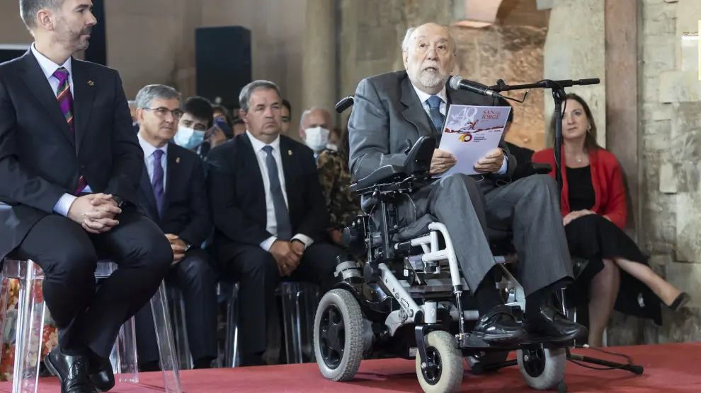 Fernández Clemente, el pasado mes de abril, al recoger el Premio Aragón.