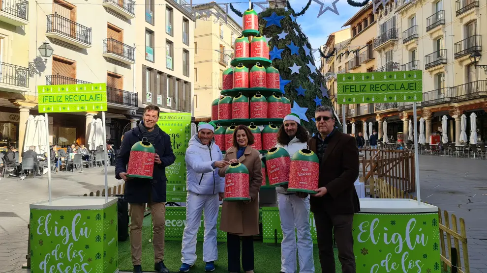 Presentación de la campaña de Ecovidrio en la plaza del Torico de Teruel.