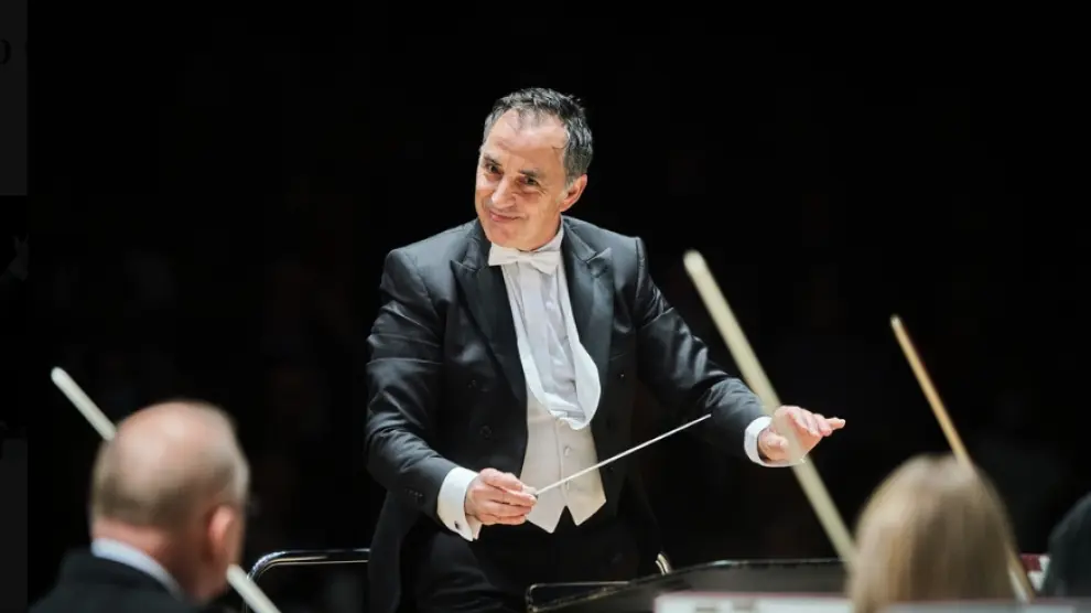 El director de la orquesta, Ricardo Casero.