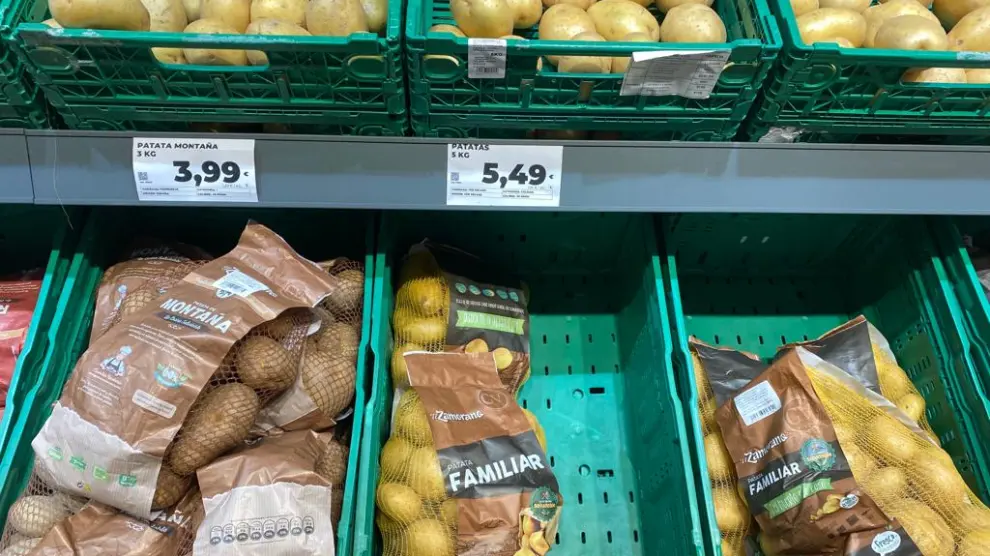 Precio de las patatas en un supermercado de Zaragoza.